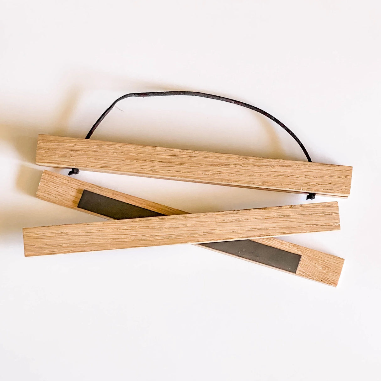 Minimal Wooden Hanger (Magnetic)